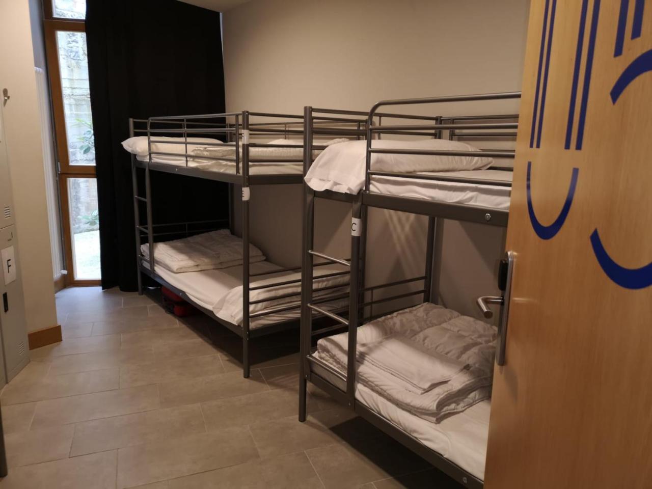 Egunon Bilbao Hostel Экстерьер фото